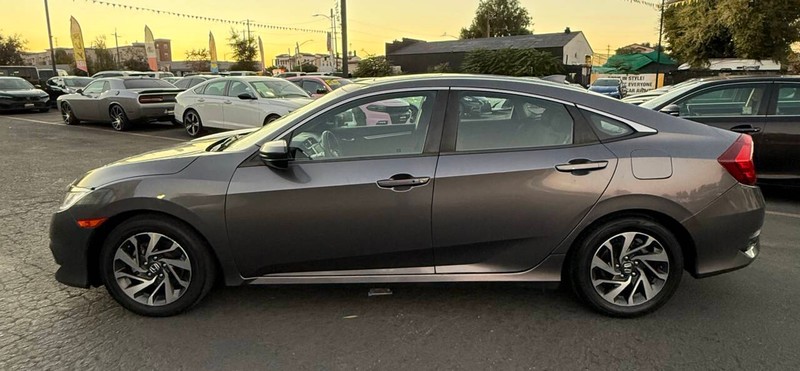 Honda Civic Sedan Vehicle Full-screen Gallery Image 07