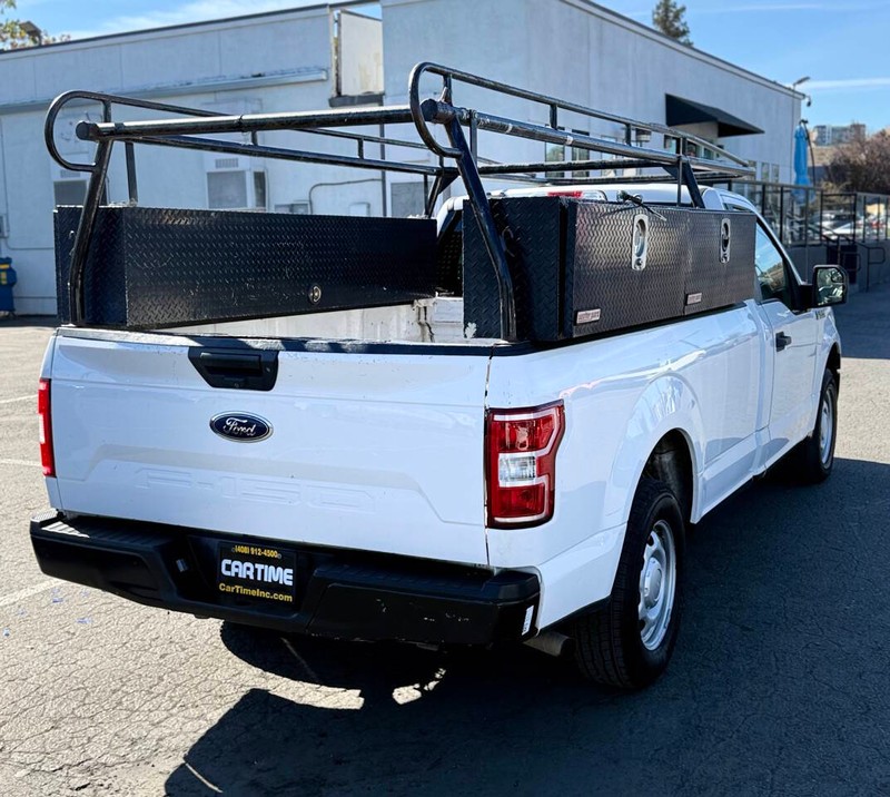 Ford F-150 Vehicle Full-screen Gallery Image 04
