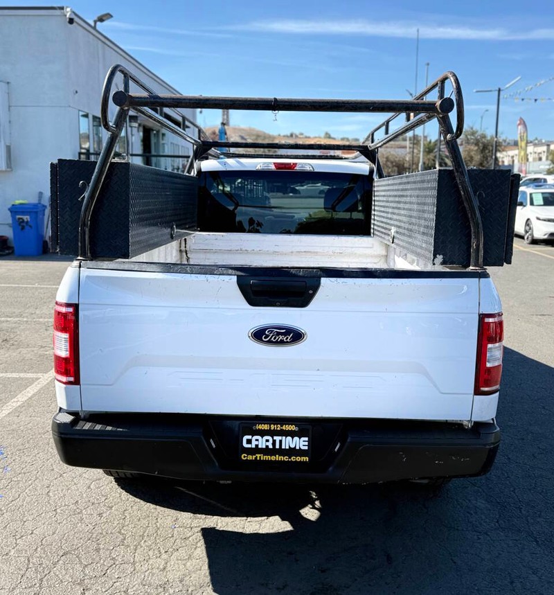 Ford F-150 Vehicle Full-screen Gallery Image 05