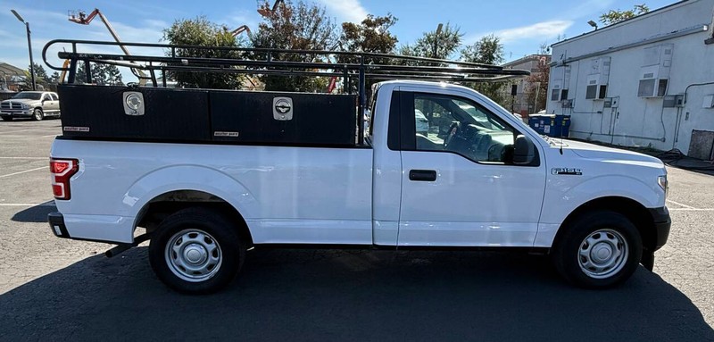 Ford F-150 Vehicle Full-screen Gallery Image 08