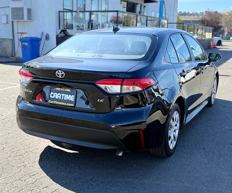 Toyota Corolla Vehicle Full-screen Gallery Image 04