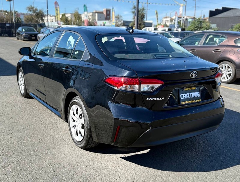 Toyota Corolla Vehicle Full-screen Gallery Image 06