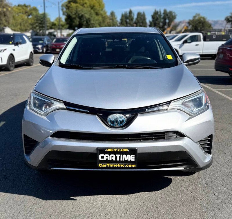 Toyota RAV4 Hybrid Vehicle Full-screen Gallery Image 02