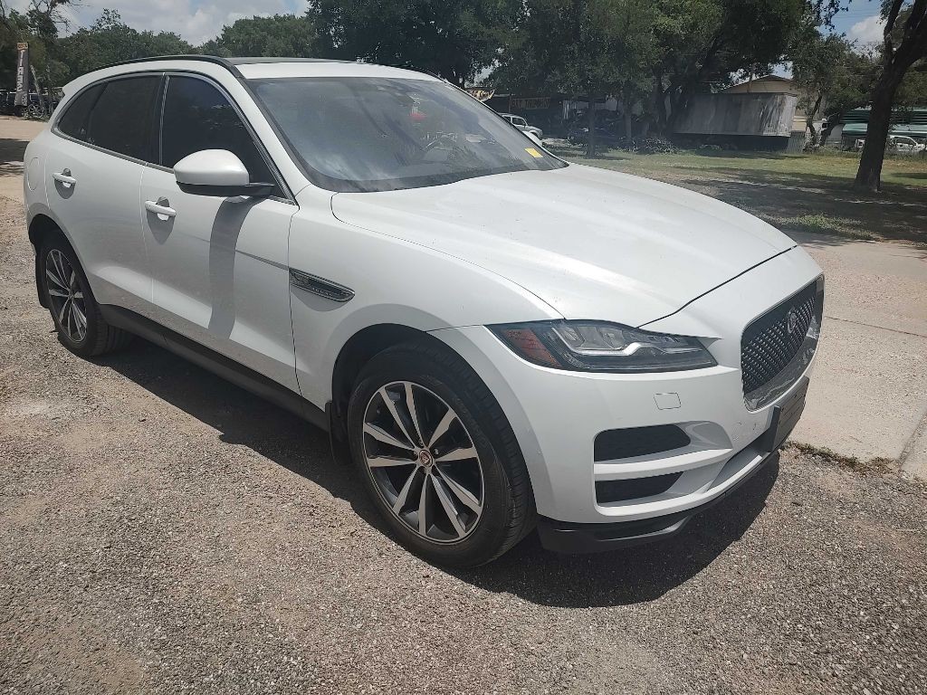 Jaguar F-PACE Vehicle Full-screen Gallery Image 02