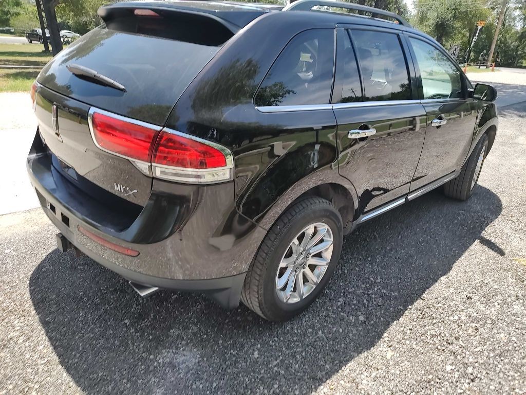 Lincoln MKX Vehicle Full-screen Gallery Image 04