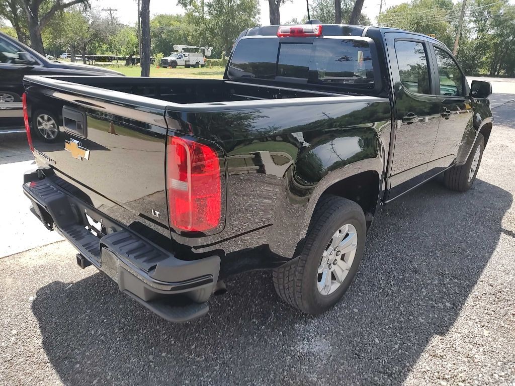 Chevrolet COLORADO Vehicle Full-screen Gallery Image 04