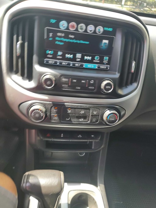 Chevrolet COLORADO Vehicle Full-screen Gallery Image 07