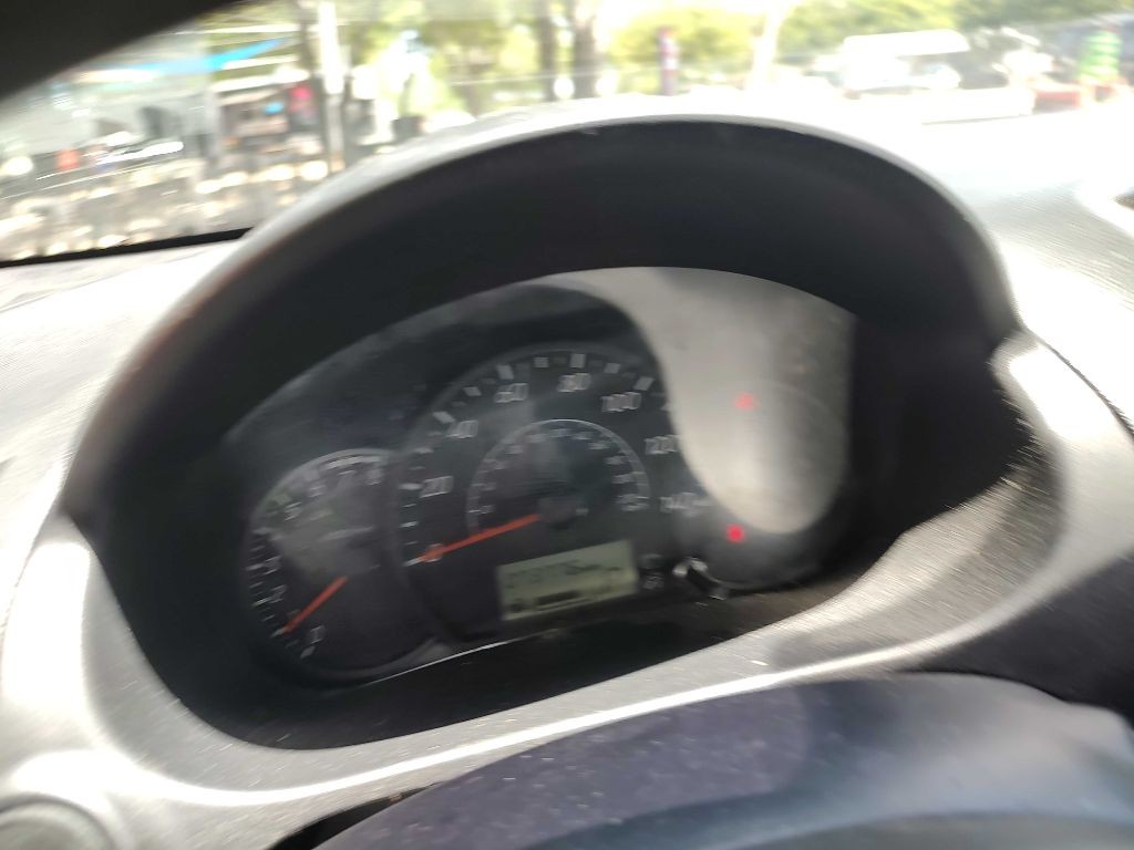 Mitsubishi Mirage Vehicle Full-screen Gallery Image 08