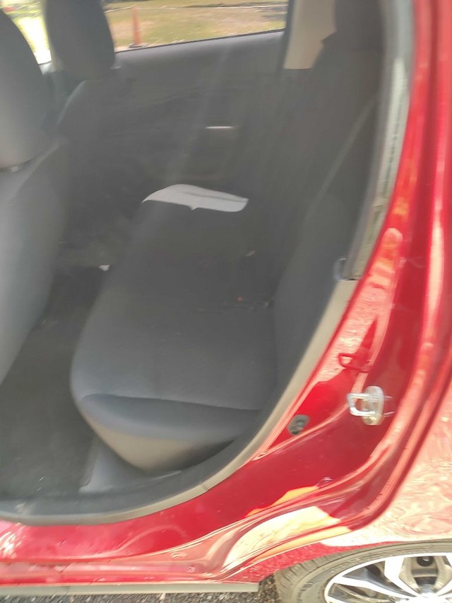 Mitsubishi Mirage Vehicle Full-screen Gallery Image 06