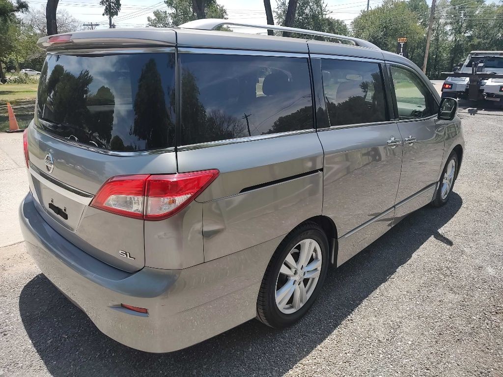 Nissan Quest Vehicle Full-screen Gallery Image 04