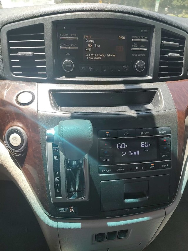 Nissan Quest Vehicle Full-screen Gallery Image 07