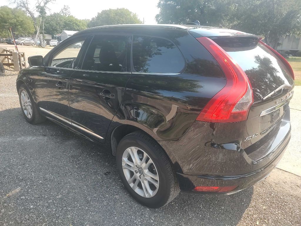 Volvo XC60 Vehicle Full-screen Gallery Image 04