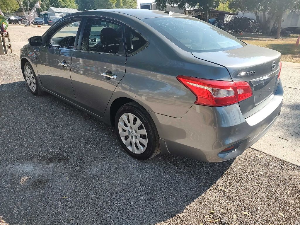 Nissan SENTRA Vehicle Full-screen Gallery Image 03