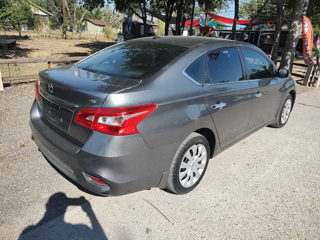 Nissan SENTRA Vehicle Full-screen Gallery Image 04