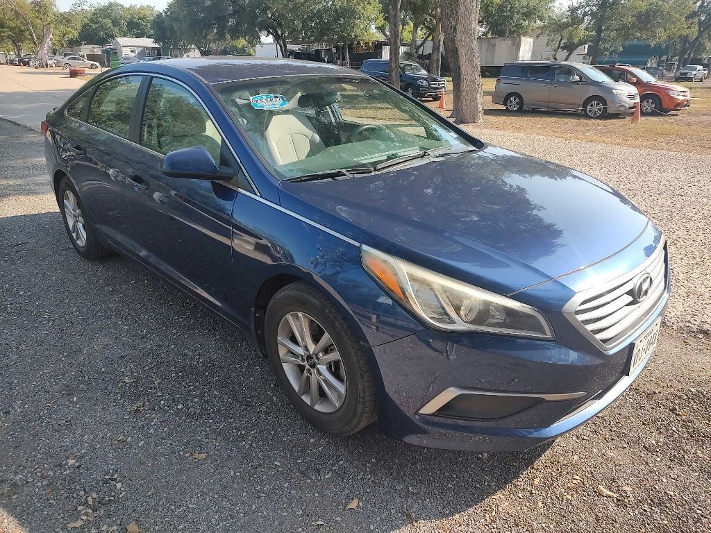 Hyundai Sonata Vehicle Full-screen Gallery Image 02