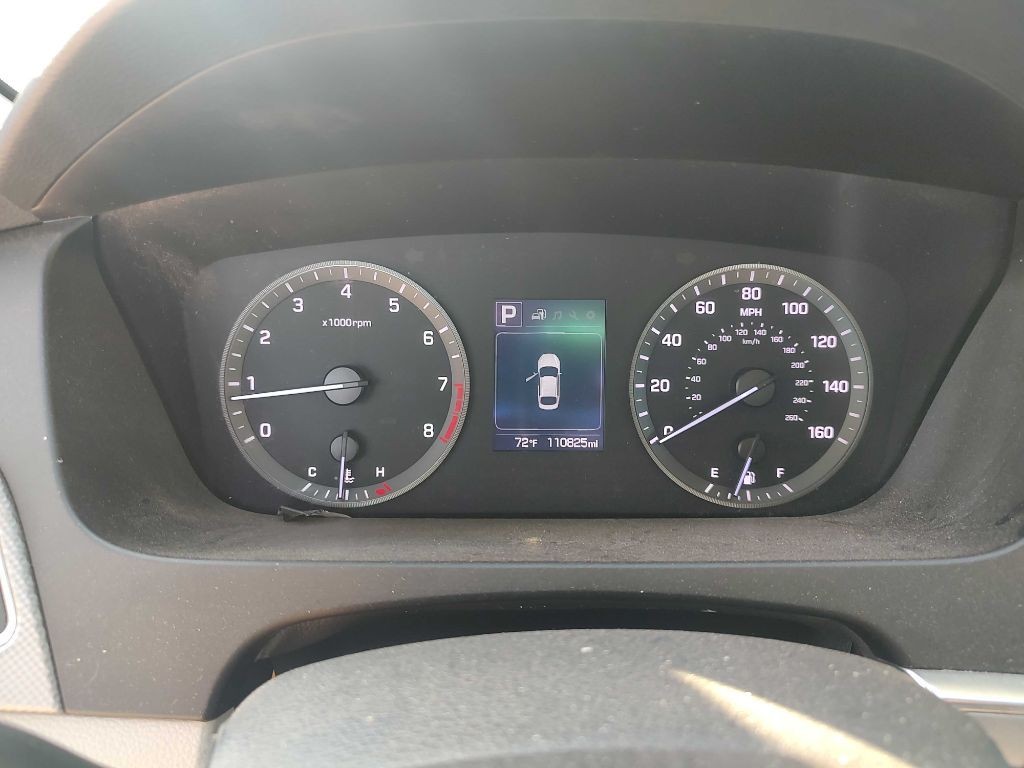 Hyundai Sonata Vehicle Full-screen Gallery Image 08