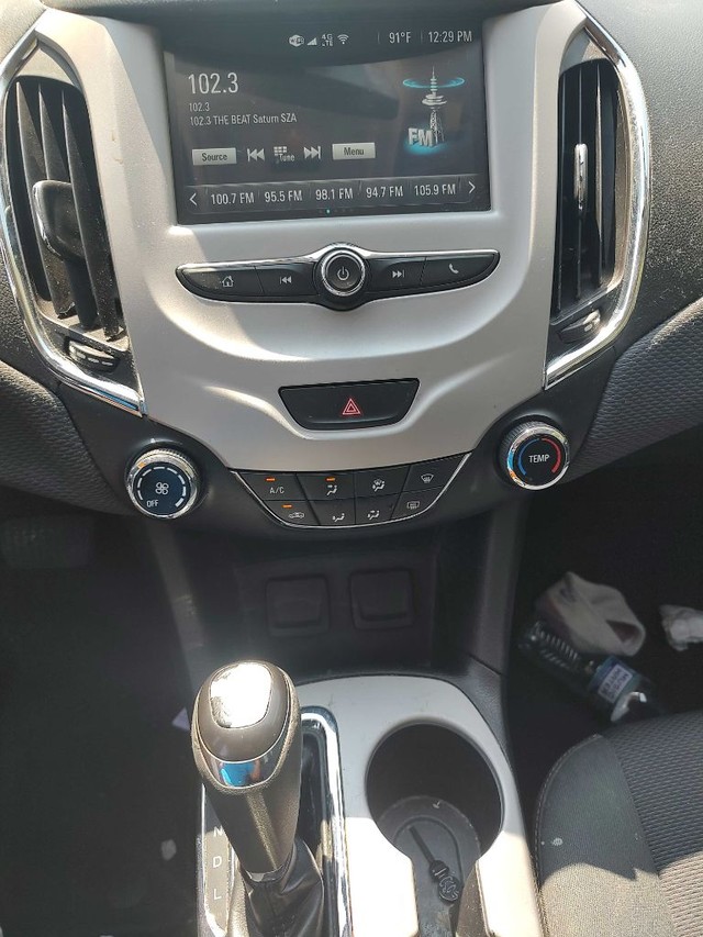 Chevrolet CRUZE Vehicle Full-screen Gallery Image 08