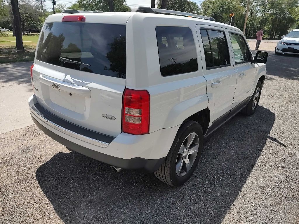 Jeep Patriot Vehicle Full-screen Gallery Image 03