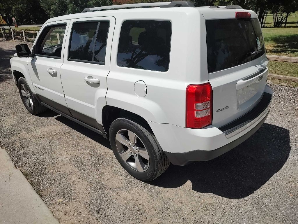 Jeep Patriot Vehicle Full-screen Gallery Image 04