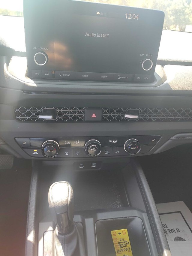 Honda Accord Sedan Vehicle Full-screen Gallery Image 07