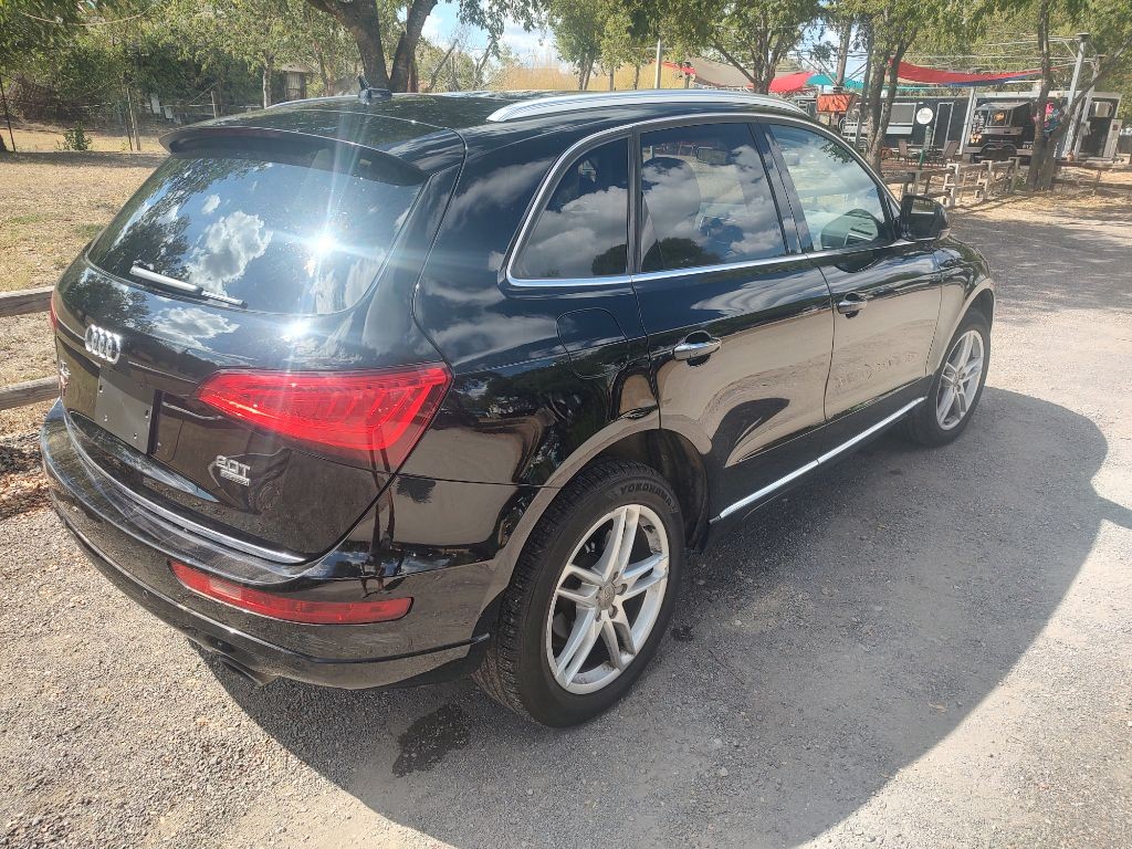 Audi Q5 Vehicle Full-screen Gallery Image 03