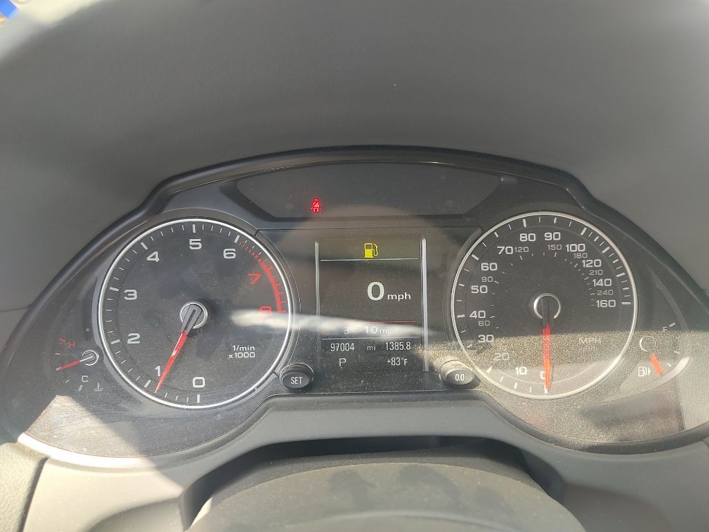 Audi Q5 Vehicle Full-screen Gallery Image 08