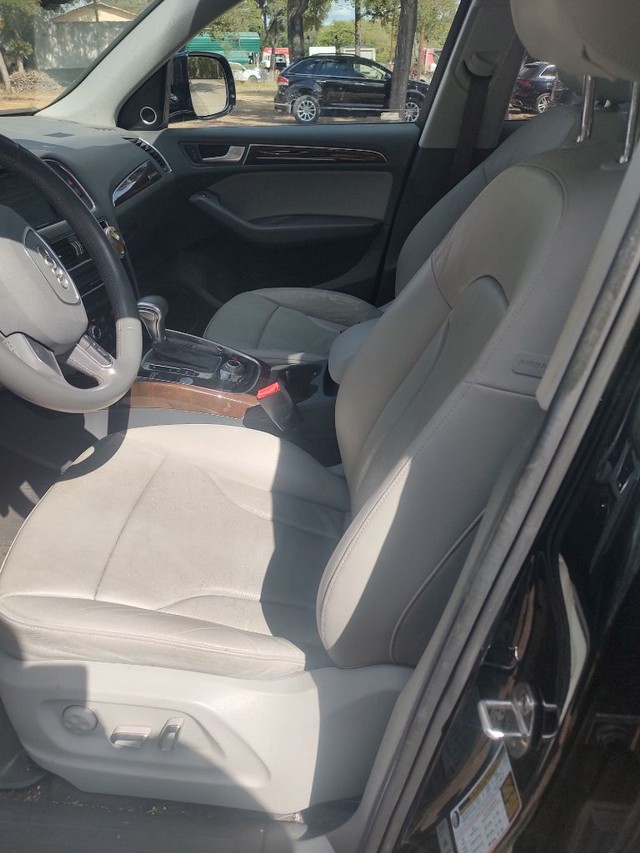 Audi Q5 Vehicle Full-screen Gallery Image 05