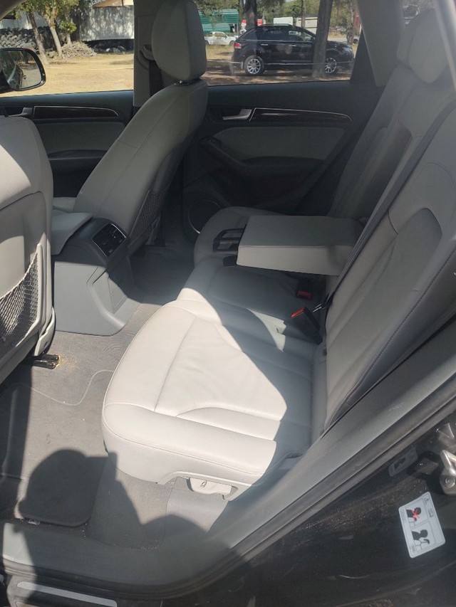 Audi Q5 Vehicle Full-screen Gallery Image 06