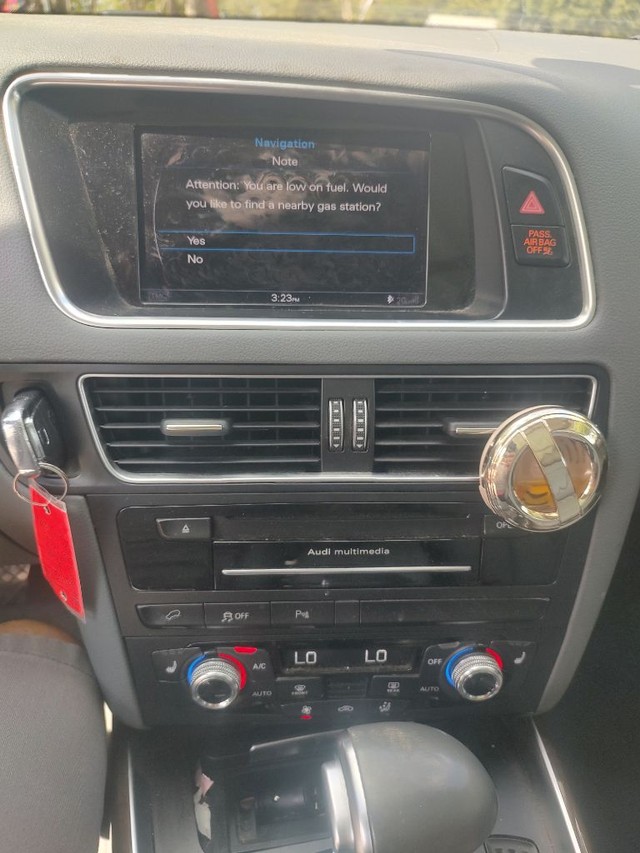 Audi Q5 Vehicle Full-screen Gallery Image 07