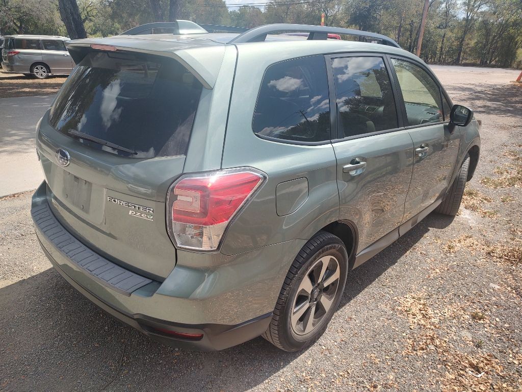 Subaru FORESTER Vehicle Full-screen Gallery Image 03