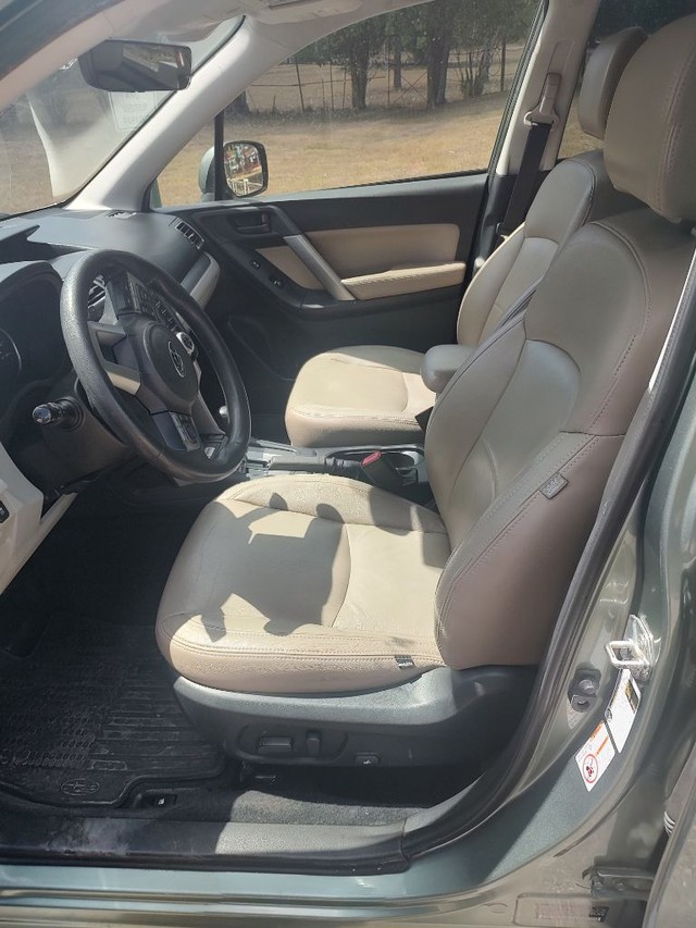 Subaru FORESTER Vehicle Full-screen Gallery Image 05