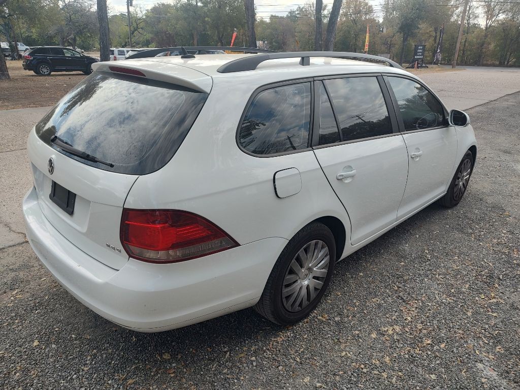 Volkswagen Jetta SportWagen Vehicle Full-screen Gallery Image 04