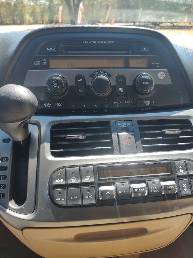 Honda Odyssey Vehicle Full-screen Gallery Image 07