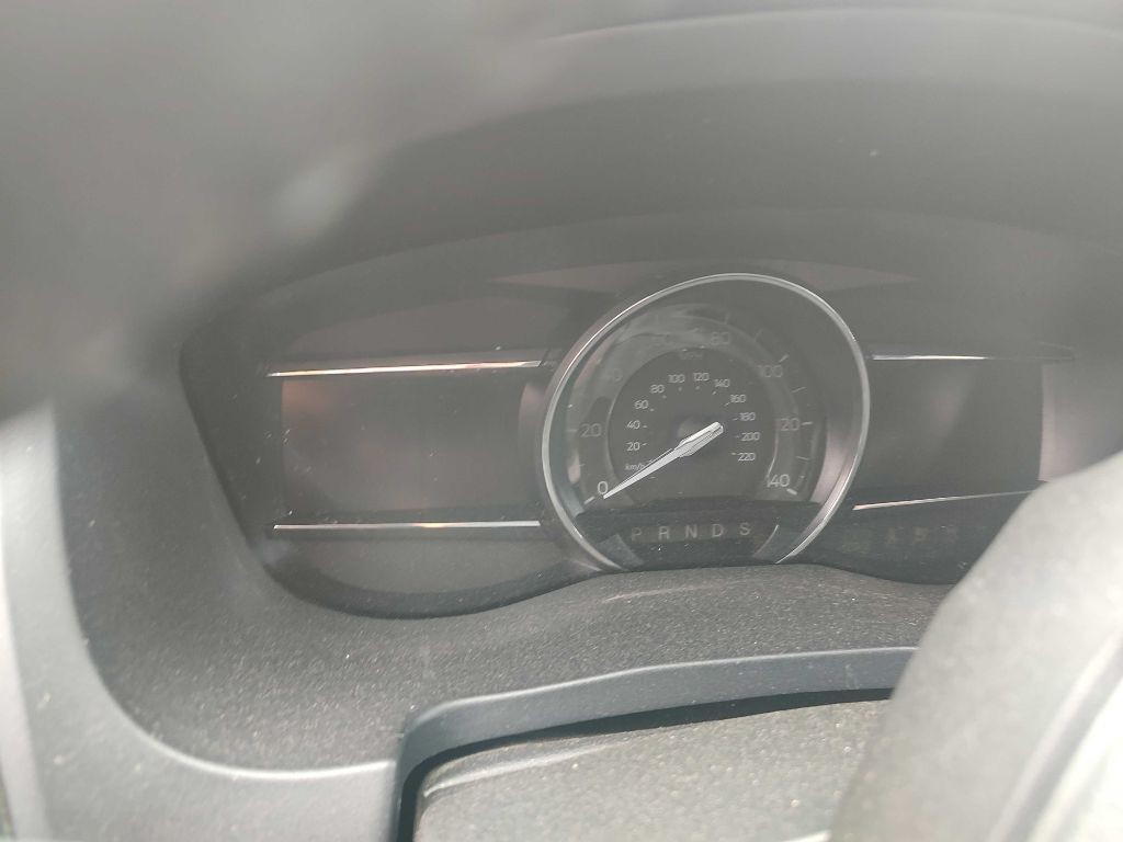 Ford Explorer Vehicle Full-screen Gallery Image 08