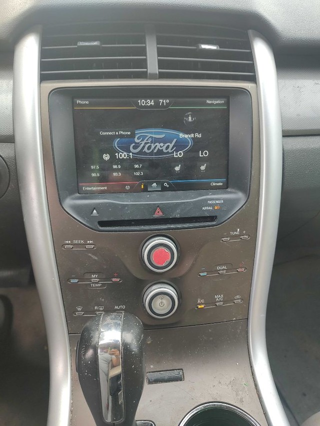 Ford Edge Vehicle Full-screen Gallery Image 08