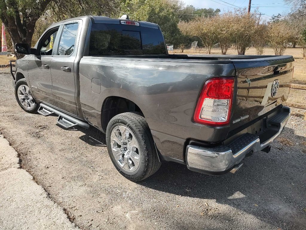 Ram 1500 Vehicle Full-screen Gallery Image 04