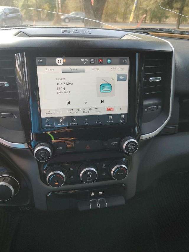 Ram 1500 Vehicle Full-screen Gallery Image 07