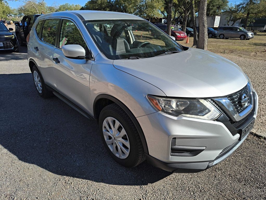 Nissan Rogue Vehicle Full-screen Gallery Image 02