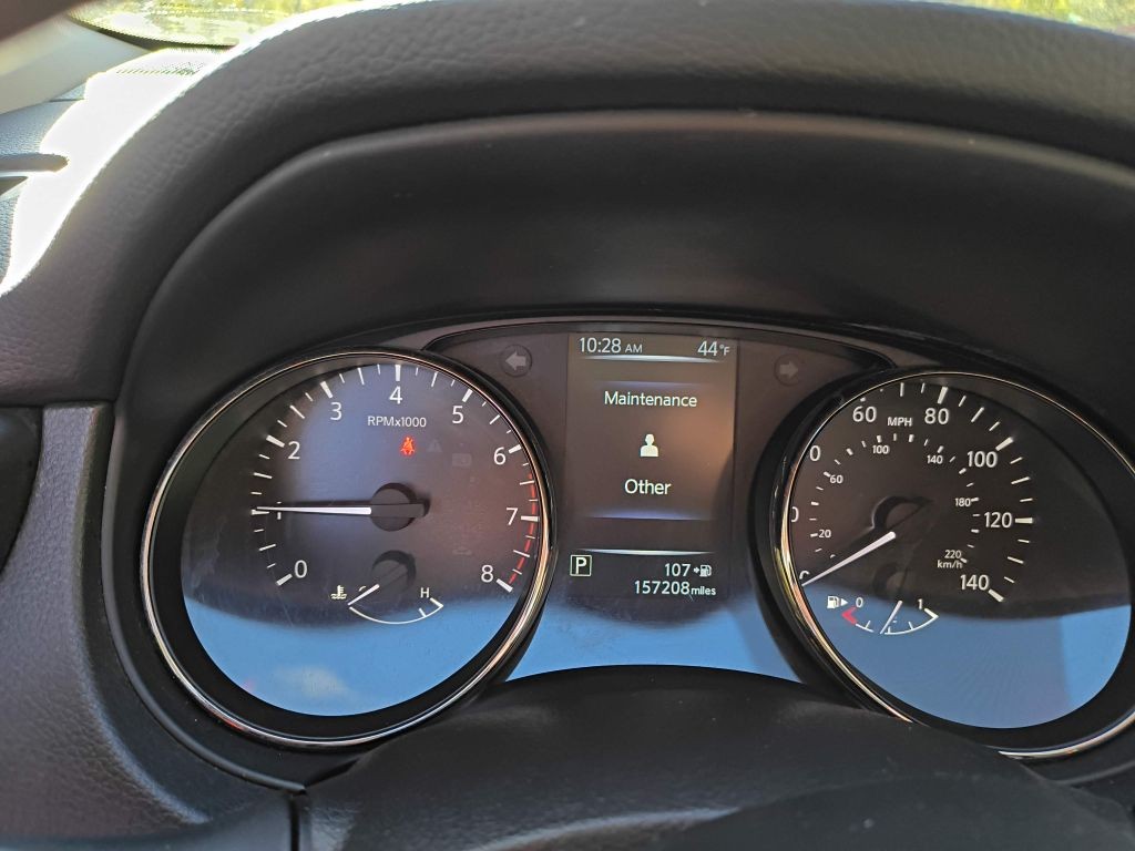 Nissan Rogue Vehicle Full-screen Gallery Image 08