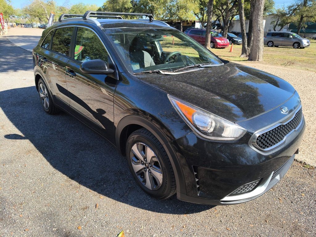 Kia Niro Vehicle Full-screen Gallery Image 02