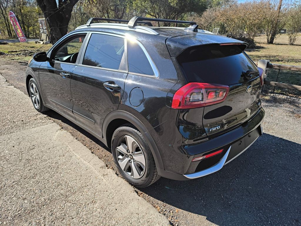 Kia Niro Vehicle Full-screen Gallery Image 03