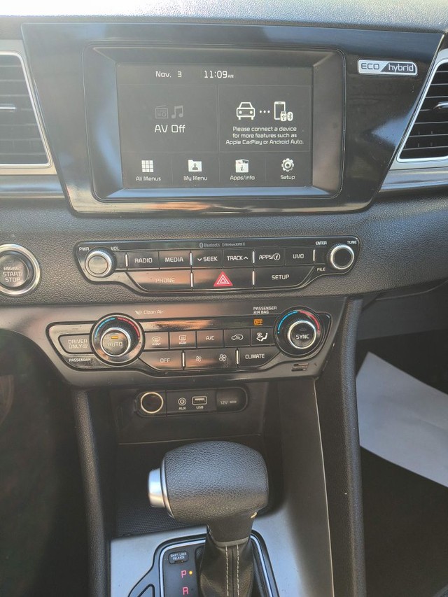 Kia Niro Vehicle Full-screen Gallery Image 08