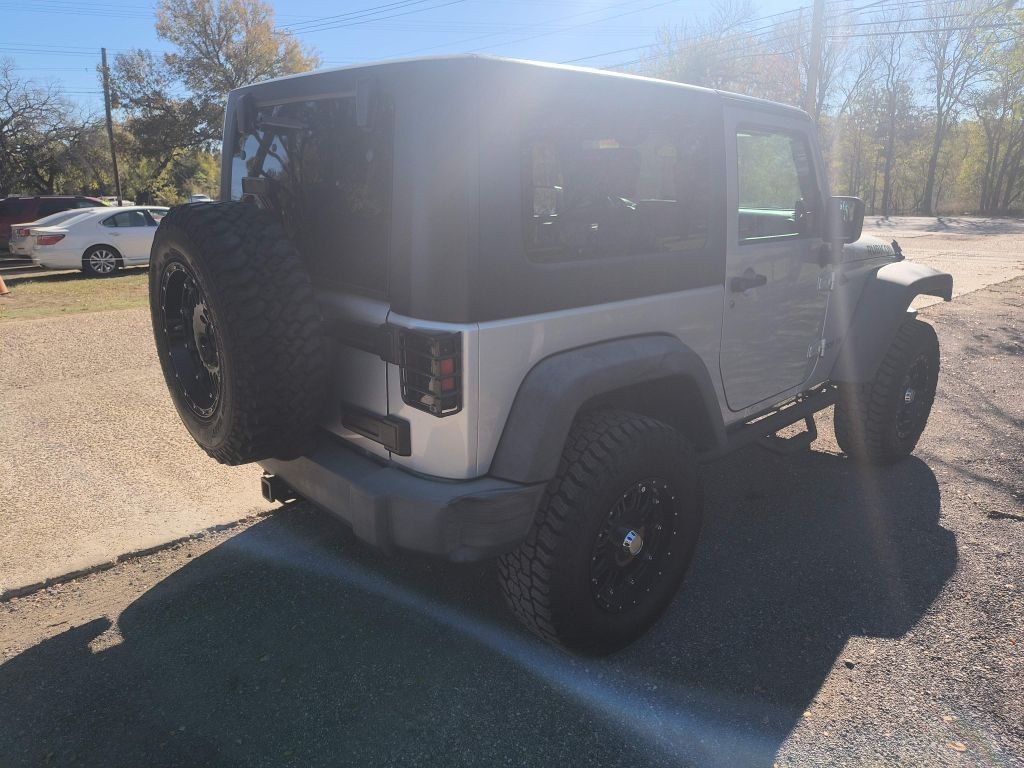 Jeep Wrangler Vehicle Full-screen Gallery Image 04