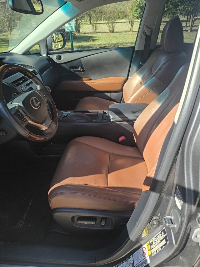 Lexus RX 350 Vehicle Full-screen Gallery Image 05