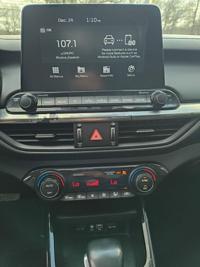 Kia Forte Vehicle Full-screen Gallery Image 07