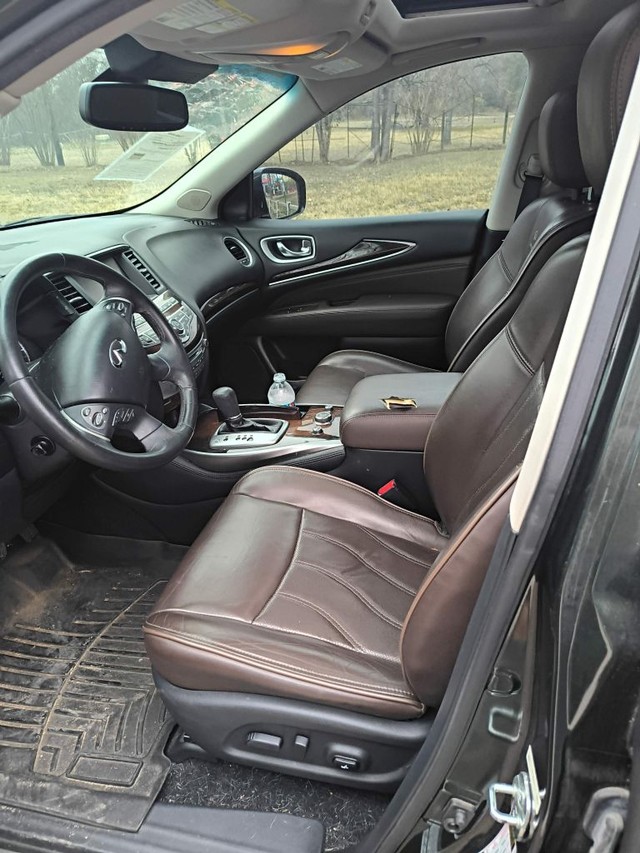 INFINITI JX35 Vehicle Full-screen Gallery Image 05