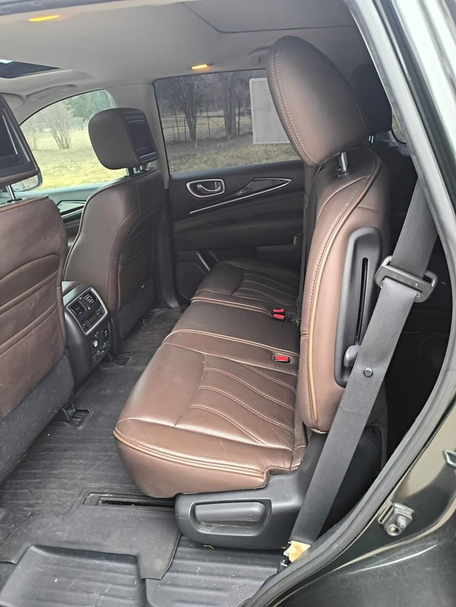 INFINITI JX35 Vehicle Full-screen Gallery Image 06