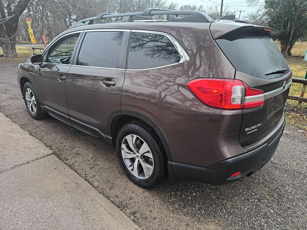 Subaru Ascent Vehicle Full-screen Gallery Image 03