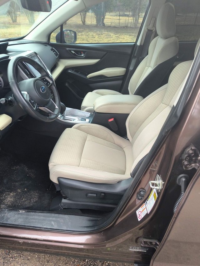 Subaru Ascent Vehicle Full-screen Gallery Image 05