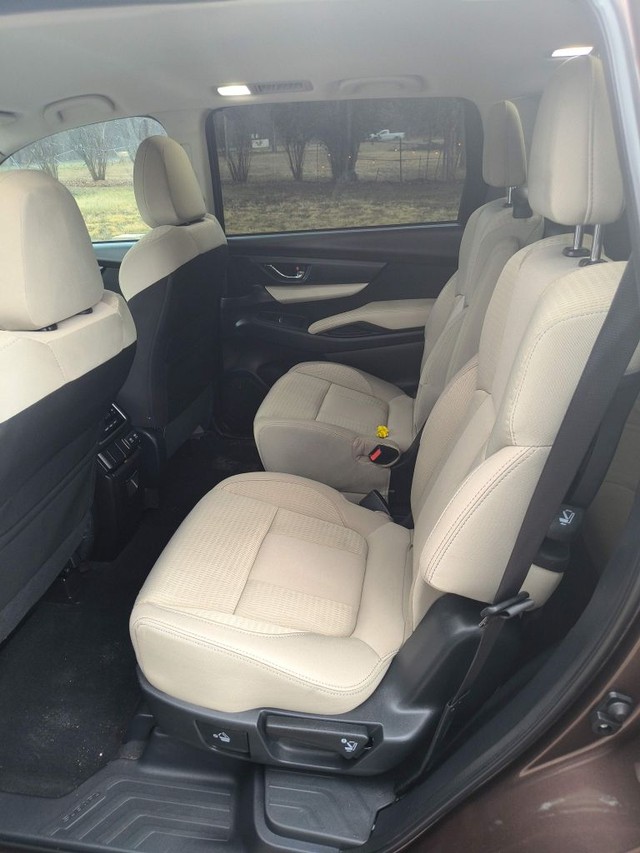 Subaru Ascent Vehicle Full-screen Gallery Image 06